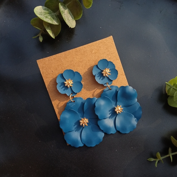 Deep Blue Floral Earrings - Picture 6 of 13